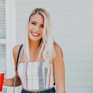 Meet your Posher, Chloe